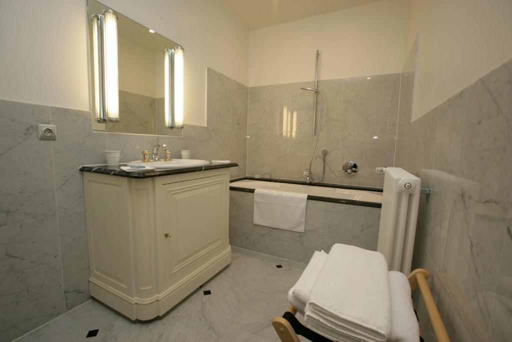 L'An2 Hotel Phalsbourg Ruang foto